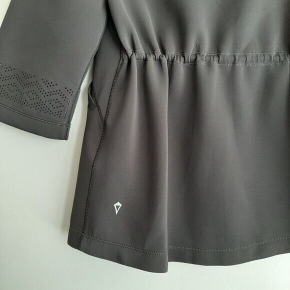 IVIVVA by Lululemon Black Pulse Jam Poncho Mock Neck Pullover Top Kids Sz 14 - Picture 11 of 14